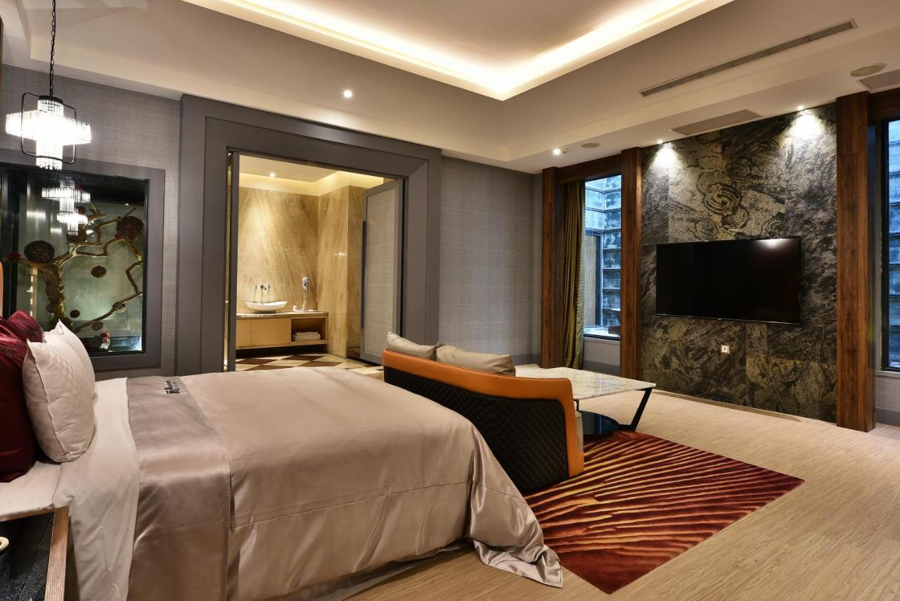 Venice Motel Taichung Bagian luar foto