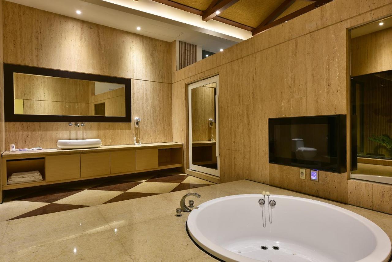 Venice Motel Taichung Bagian luar foto
