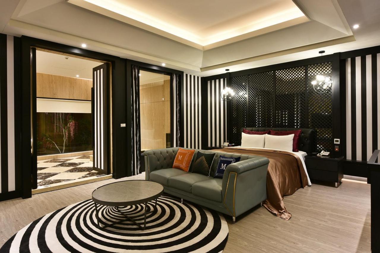 Venice Motel Taichung Bagian luar foto