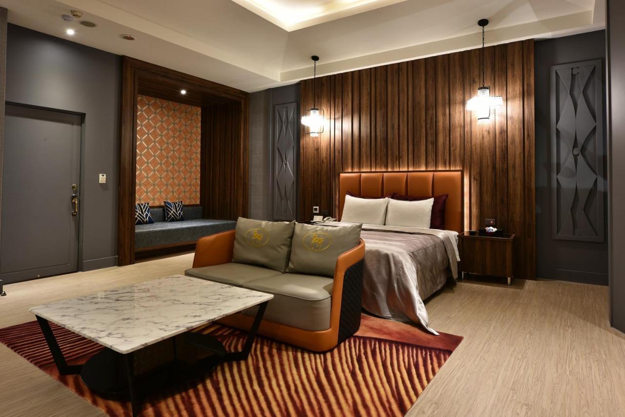 Venice Motel Taichung Bagian luar foto