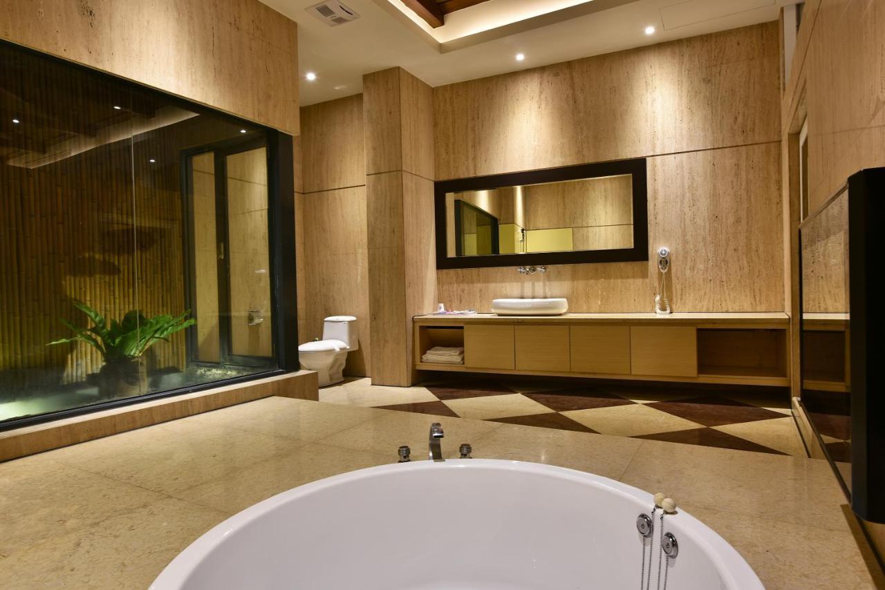 Venice Motel Taichung Bagian luar foto