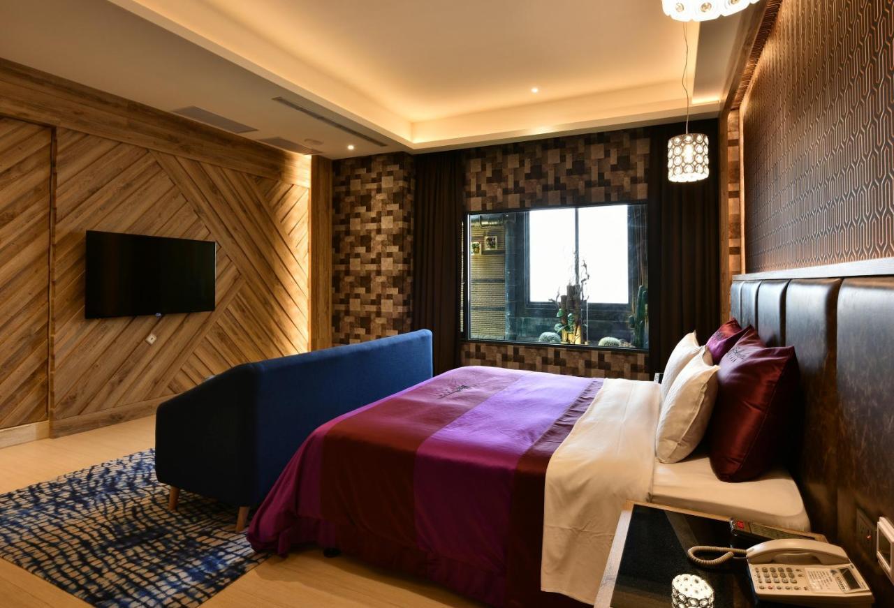 Venice Motel Taichung Bagian luar foto