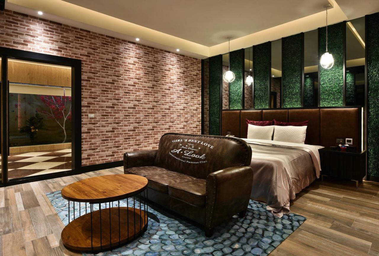 Venice Motel Taichung Bagian luar foto
