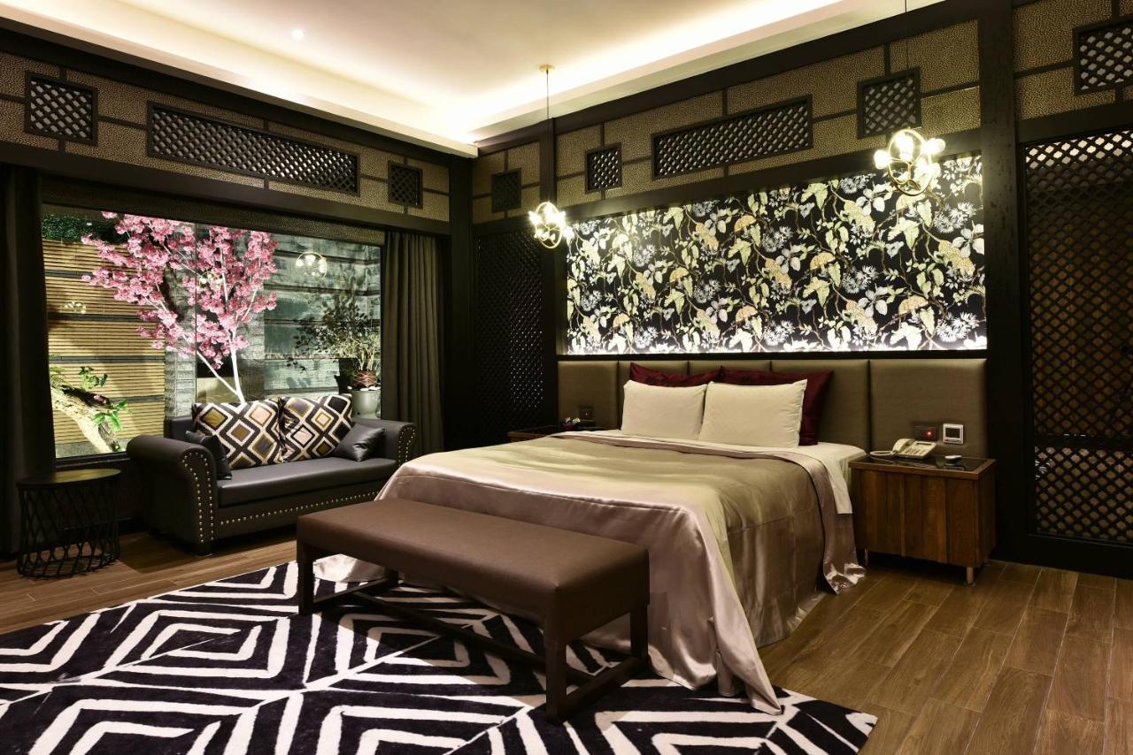 Venice Motel Taichung Bagian luar foto