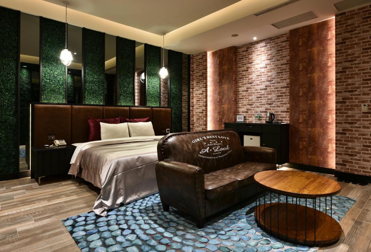 Venice Motel Taichung Bagian luar foto