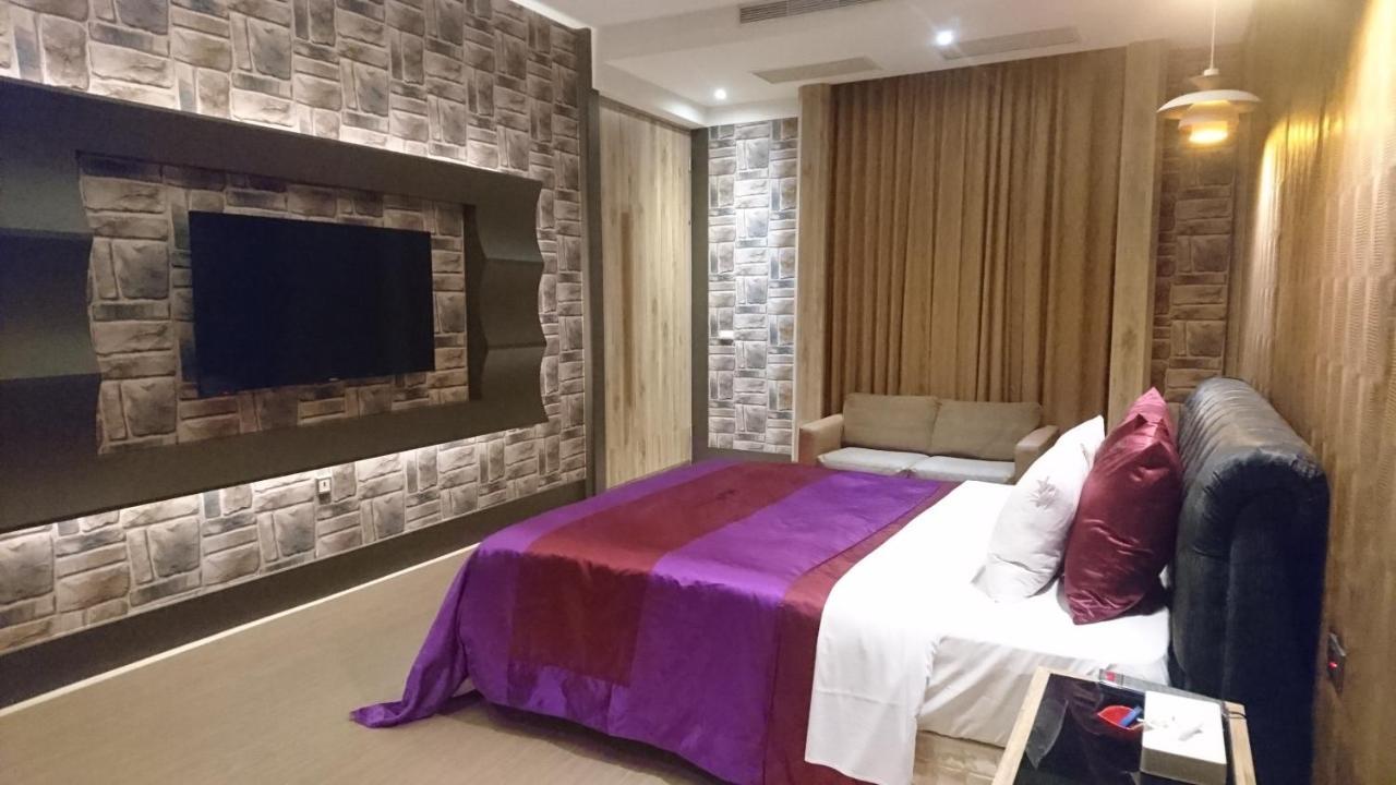 Venice Motel Taichung Bagian luar foto