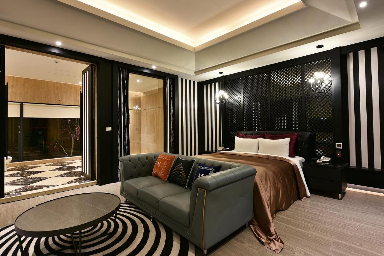 Venice Motel Taichung Bagian luar foto